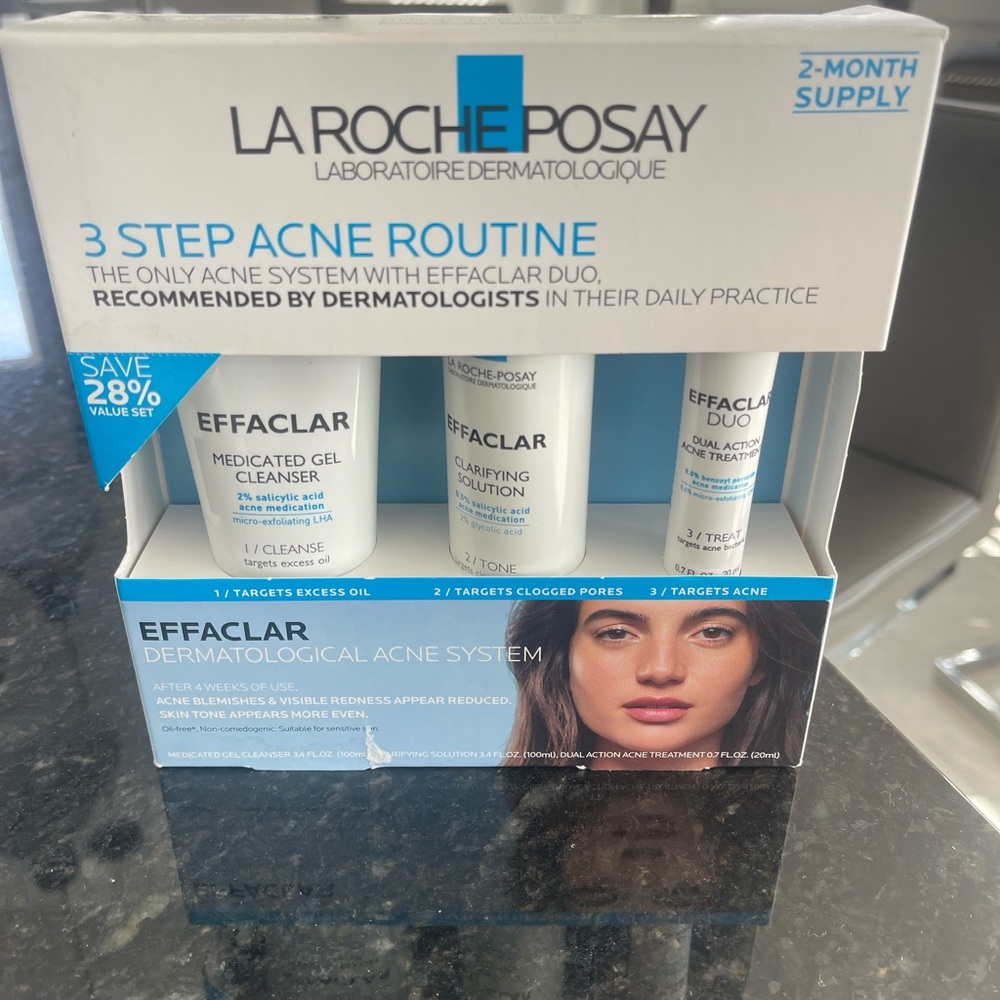 La Roche-Posay White and Blue Acne & Blemish Skincare Set